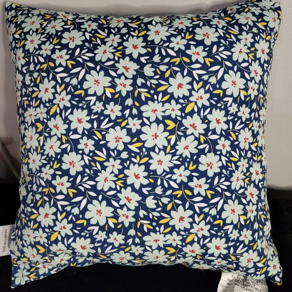 Hampton Bay Outdoor Throw Pillow Midnight Floral 18x18 Polyester Blue & White